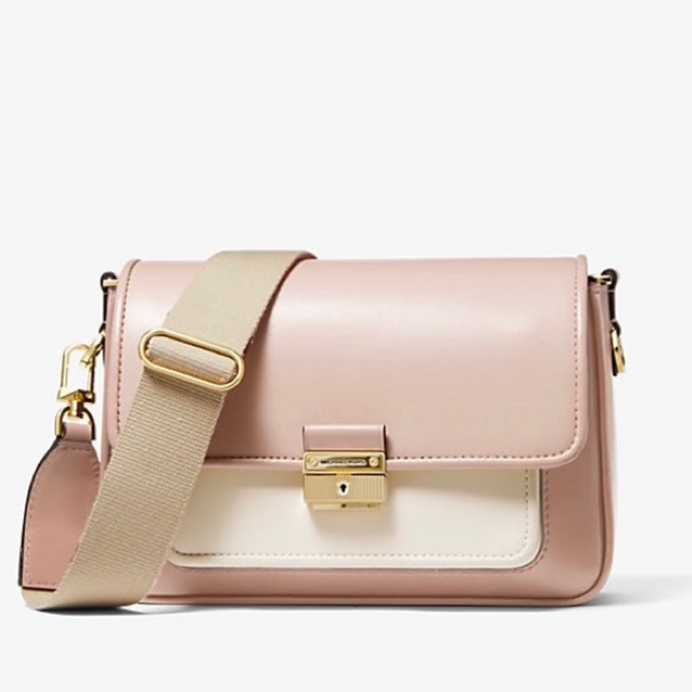 Michael Kors Bradshaw Messenger Crossbody Bag - Picture 1 of 11